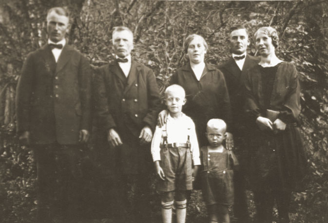 Familie Pokolm aus Bischofstein um 1931
